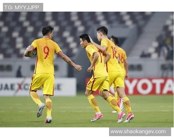 上海足球队在世界杯预选赛中以51分稳居积分榜首位